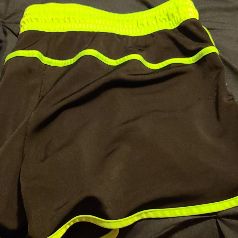 Xersion shorts - Picture 2 of 2